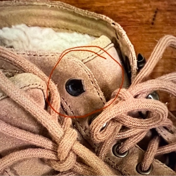 UGG Bethany  Light Brown Suede ankle boots women’s 7 winter lace up - Picture 8 of 8